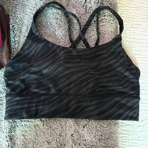 Lululemon sports bra like new size 10